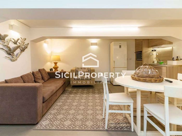 Appartamento con 5 locali in vendita in via Lago di Nicito, Villa Bellini Santa Maria di Gesù, Catania