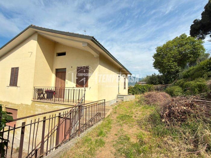 Casa con 6 locali in vendita in Via Papa Giovanni XXIII, Centro, Credaro