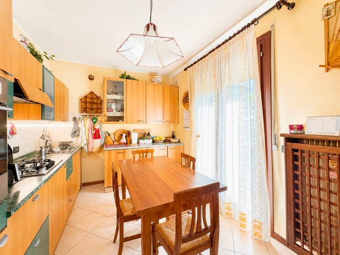 Appartamento con 6 locali in vendita in Via Giacomo Puccini, Centro, Brendola