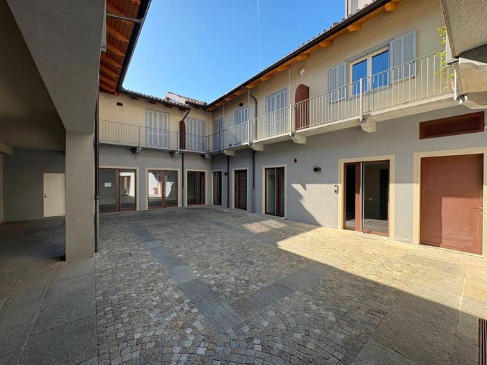 Appartamento trilocale in vendita in Via Vittorio Emanuele, Centro, Cherasco