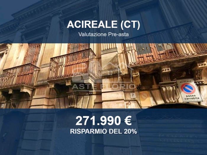 Appartamento con 5 locali in vendita in Via Atanasia, Centro Storico, Acireale