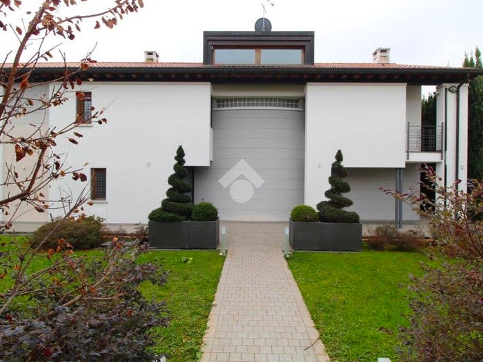 Casa con 6 locali in vendita in Via Ospedale, Centro, Montebelluna