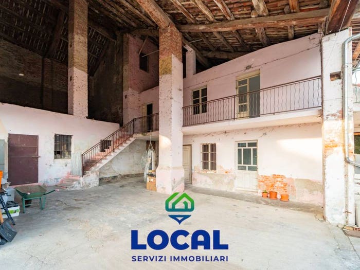 Casa con 6 locali in vendita in Via Langhe, Centro, Magliano Alpi