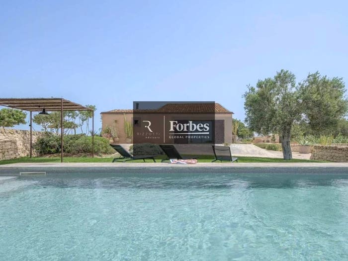 Casa con 6 locali in vendita in Noto