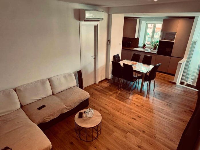 Casa quadrilocale in vendita in Piazza Merlini, Moglio, Alassio