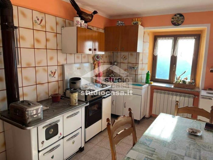 Appartamento quadrilocale in vendita in Via Risorgimento, Dossena
