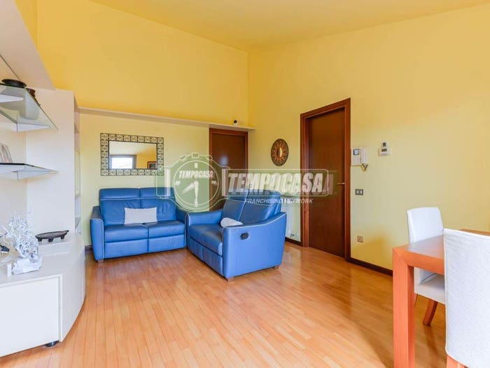 Appartamento trilocale in vendita in Via Dante Alighieri, Centro, Aicurzio