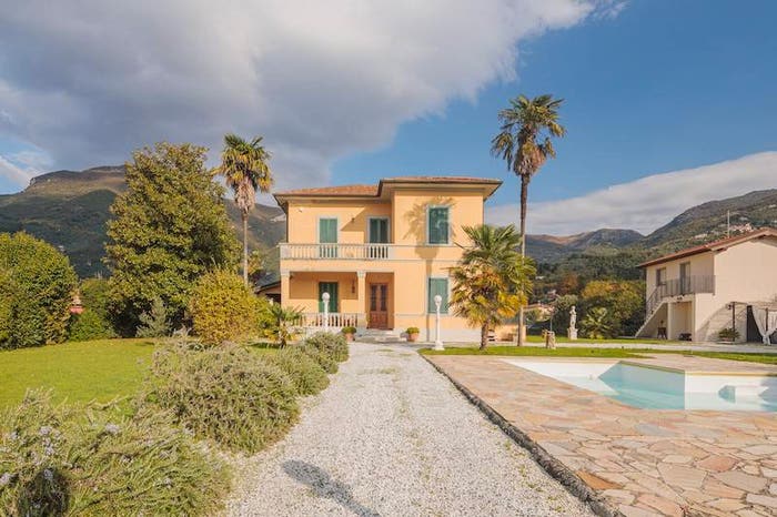 Casa con 6 locali in vendita in Via Badia, Camaiore Paese, Camaiore