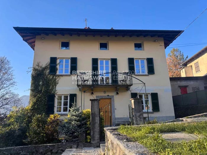 Casa con 6 locali in vendita in Careno, Nesso