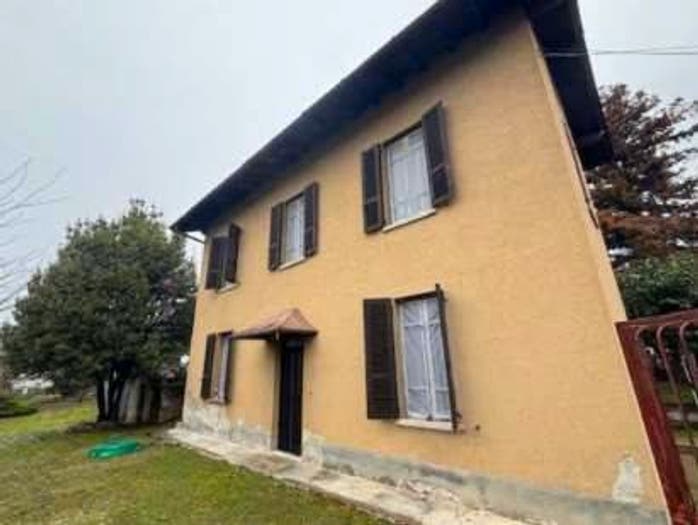 Casa con 5 locali in vendita in Via Alioli e Sassi, Centro, Gavirate