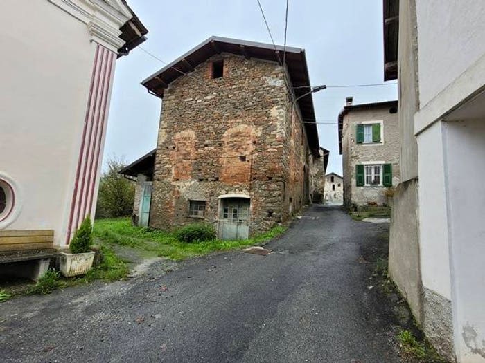 Casa quadrilocale in vendita in Mioglia