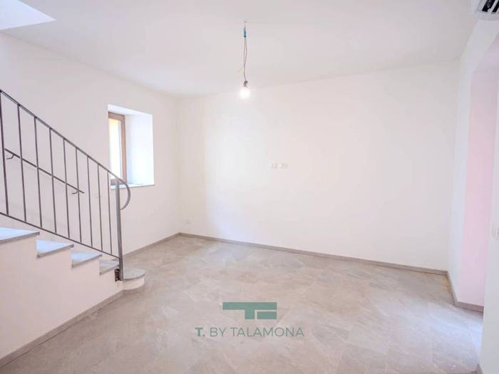 Appartamento trilocale in vendita in Nasca, Castello, Castelveccana