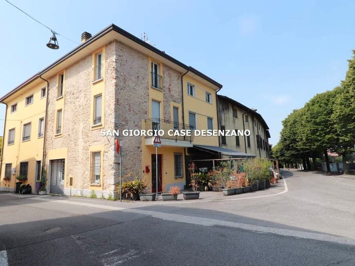 Casa con 6 locali in vendita in Esenta, Lonato del Garda