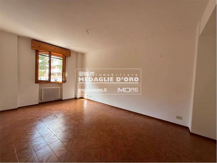Appartamento quadrilocale in vendita in Via Nonantolana, Crocetta, Modena