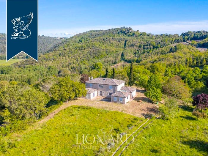 Casa con 6 locali in vendita in Orvieto