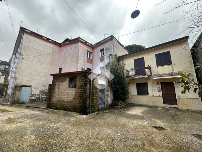 Casa trilocale in vendita in Via Paolo Emilio Imbriani, Trescine, Cervinara