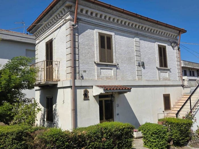 Casa bilocale in vendita in Via Fiume Tavo, Centro, Cappelle sul Tavo