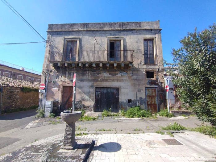 Casa con 6 locali in vendita in Via Provinciale Per Santa Maria Ammalati, San Cosmo Corso Italia Piazza Dante, Acireale