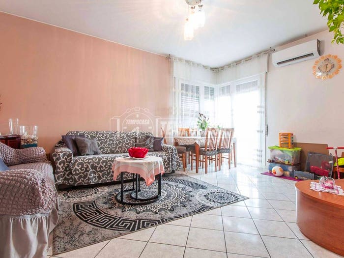 Appartamento trilocale in vendita in Via Risorgimento, Olgiate Olona