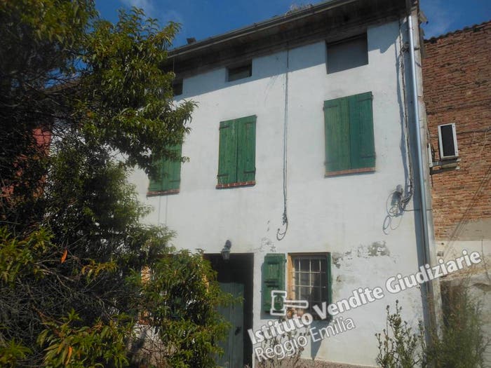 Appartamento quadrilocale in vendita in Via Zuccherino, Centro, Boretto