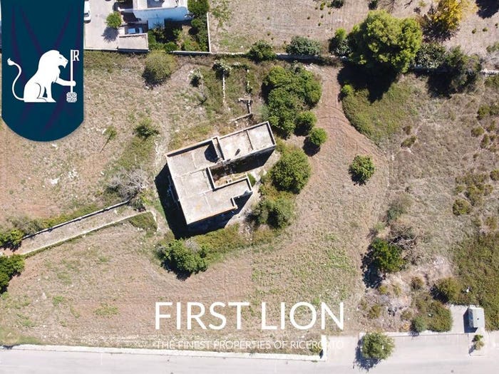 Casa con 6 locali in vendita in Via Vecchia San Donato, Cavallino