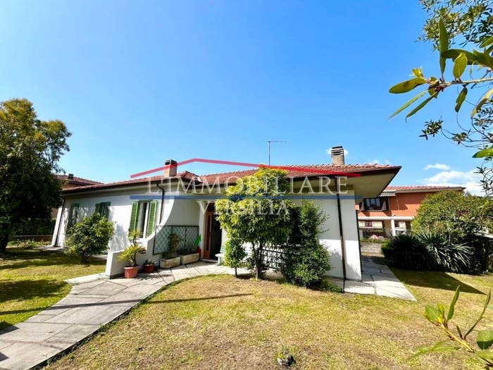 Casa con 6 locali in vendita in Via Bassagrande, Marina di Carrara, Carrara