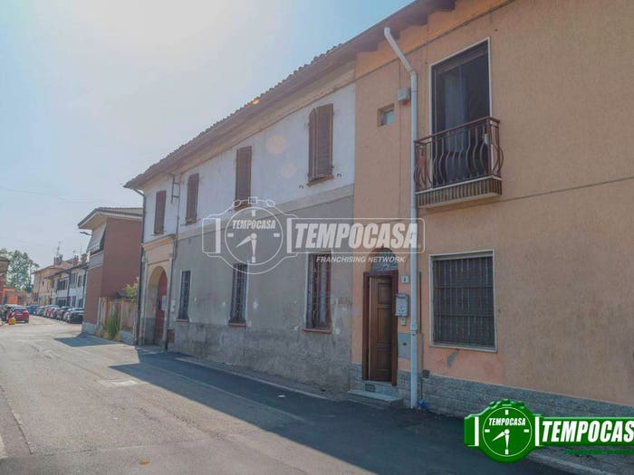 Appartamento trilocale in vendita in Via San Quirico, Centro, Landriano