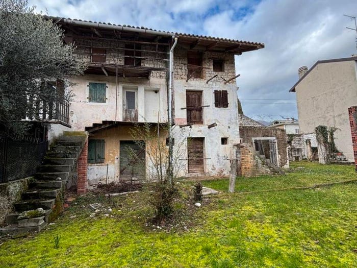Casa con 5 locali in vendita in Via Giuseppe Garibaldi, Aviano Castello, Aviano