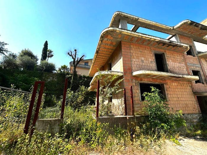 Casa con 6 locali in vendita in Via Brecciame, Centro, Maddaloni