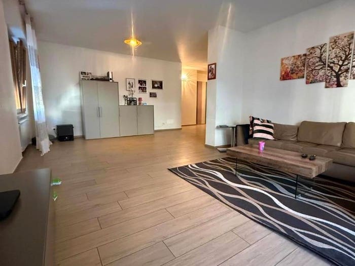 Appartamento con 6 locali in vendita in Viale Stazione, Centro, Massa