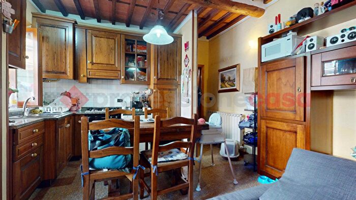 Casa con 5 locali in vendita in Viale della Repubblica Fornaci di Barga, Barga