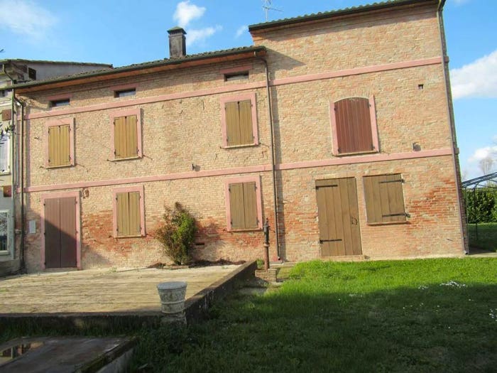 Casa con 6 locali in vendita in Via Stoffi, San Giacomo delle Segnate