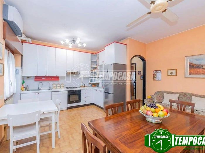 Appartamento trilocale in vendita in Via Oratorio, Centro, Pero