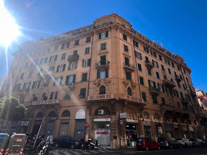 Appartamento con 5 locali in vendita in Via Archimede, Marassi, Genova