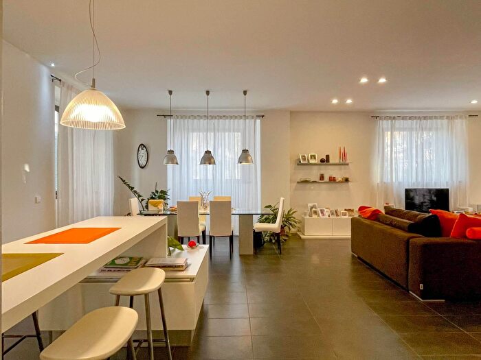 Appartamento quadrilocale in vendita in Via Alessandro Manzoni, Torre Boldone