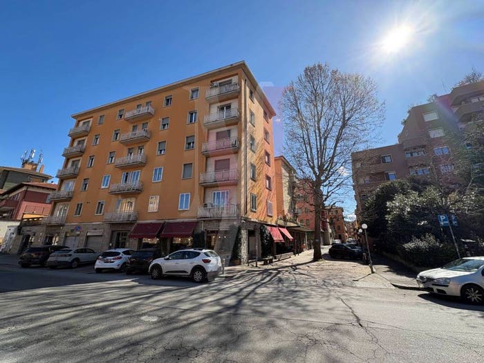 Appartamento quadrilocale in vendita in Via Sabotino, Saffi, Bologna