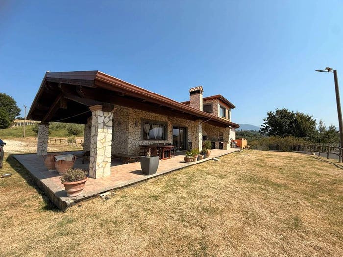 Casa con 6 locali in vendita in Via Palica Tiburzi, Baracche Di San Polo, Tarano