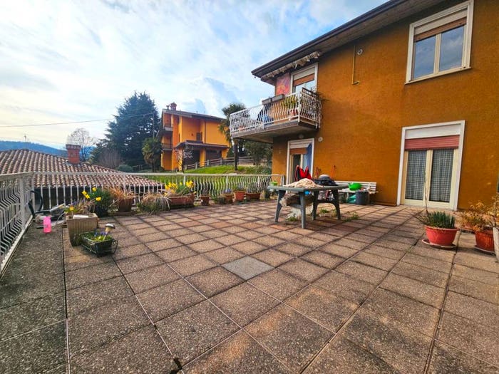 Appartamento quadrilocale in vendita in Via Roma, Centro, Gandino