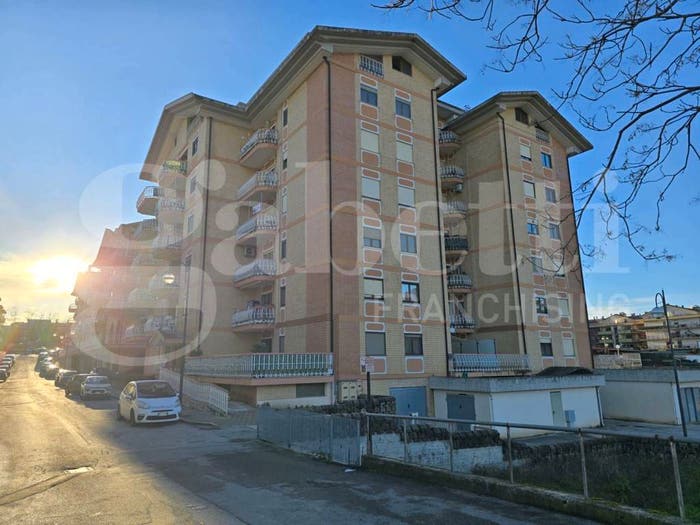 Appartamento quadrilocale in vendita in Via degli Osci, Isernia