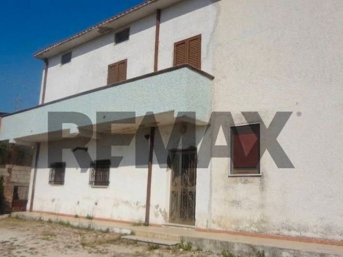 Casa con 6 locali in vendita in cda Montupoli Foro, Renzetto, Miglianico