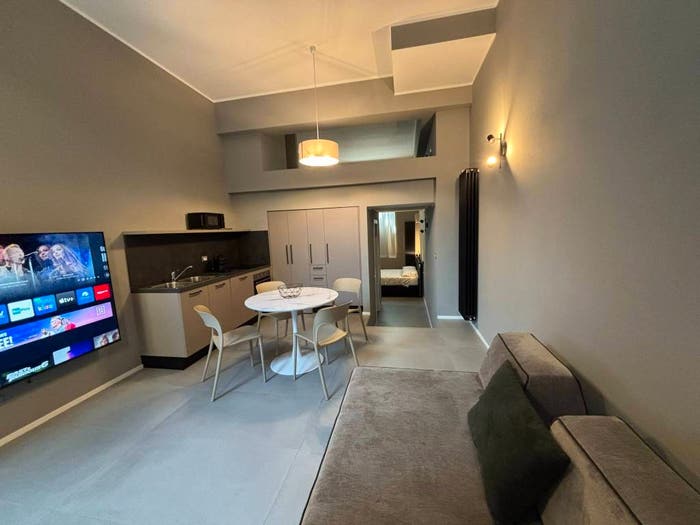 Appartamento bilocale in vendita in Alzaia Naviglio Pavese, Navigli Darsena, Milano