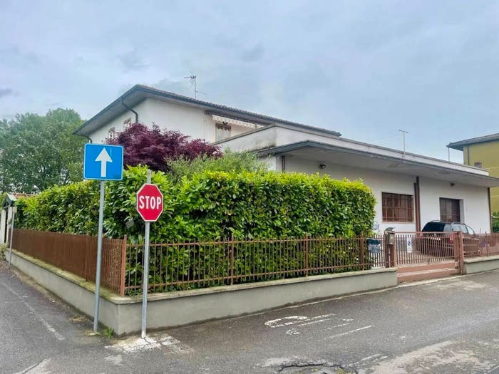 Casa trilocale in vendita in Via A Volta, Boschetto, Certosa di Pavia