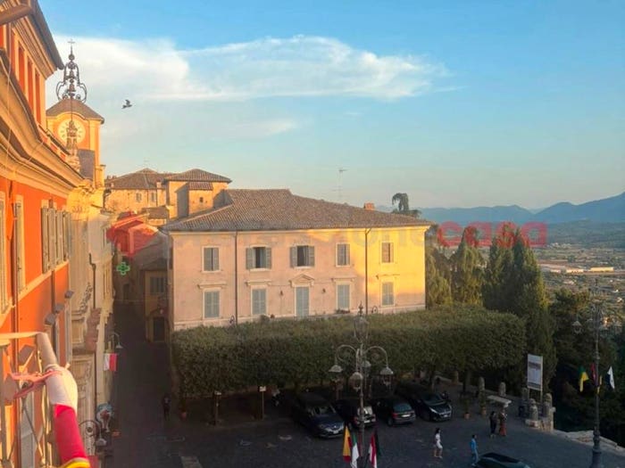 Appartamento con 6 locali in vendita in via vittorio emanuele snc, Centro, Anagni