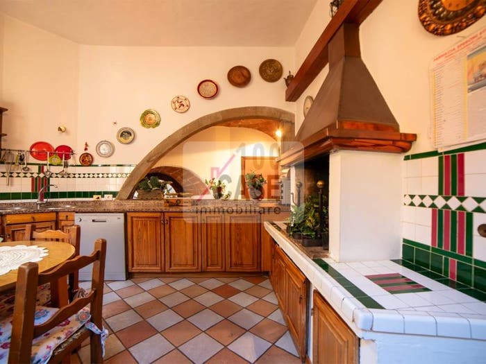 Appartamento con 5 locali in vendita in Vicolo del Castello, Centro, Piancastagnaio