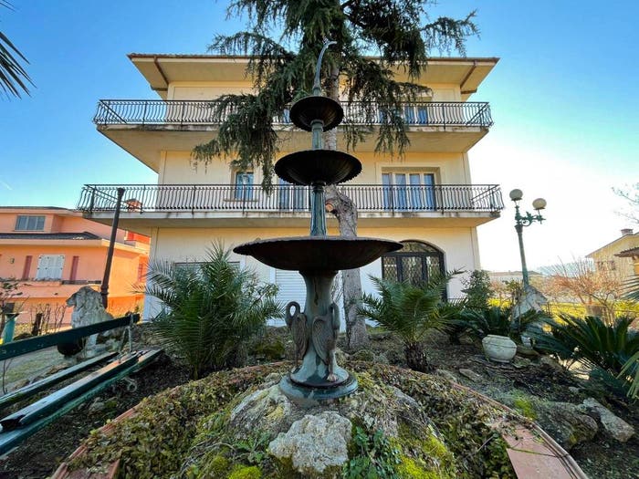Casa con 6 locali in vendita in Via Granciara, Isola del Liri