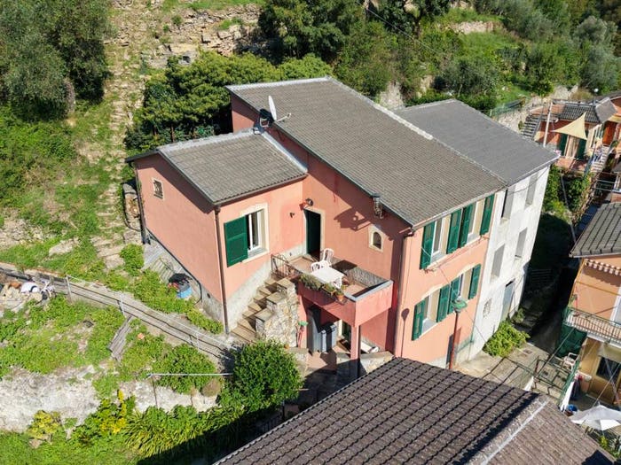 Casa trilocale in vendita in Via Rosaguta, Avegno Chiesa, Avegno
