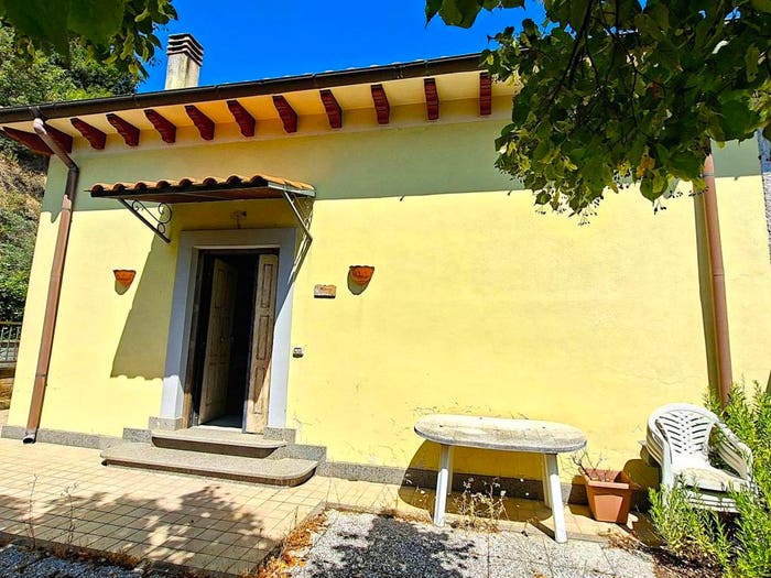 Casa trilocale in vendita in Strada Provinciale Magliano Sabina, Scalo Teverina, Gallese