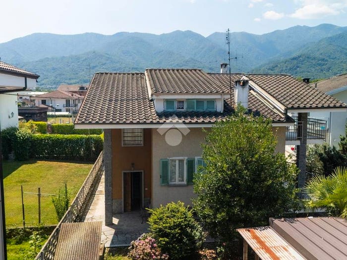 Casa con 6 locali in vendita in Via Roma, Rifreddo