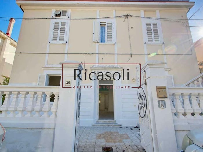 Appartamento quadrilocale in vendita in Via del Partigiano, Porta a Mare Mazzini, Livorno