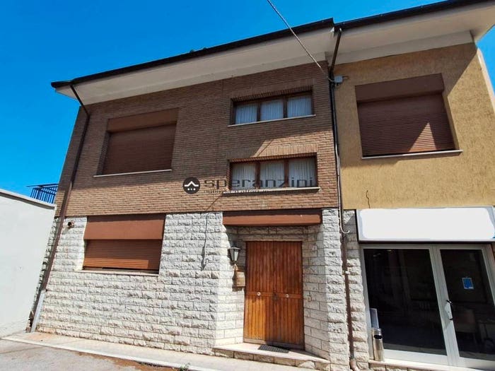 Appartamento quadrilocale in vendita in via dell'unità, Centro, Fossombrone
